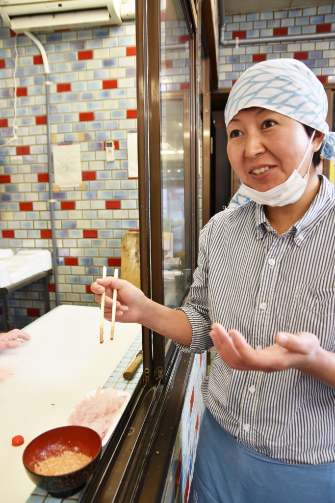 そのおいしさに目が飛び出た様子の美紀さん