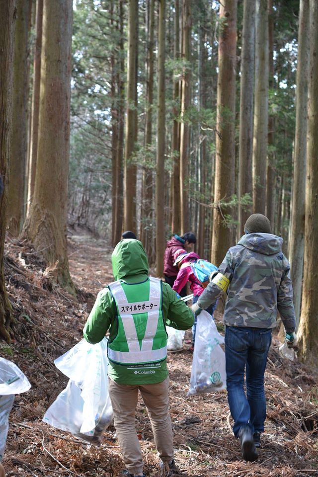 牡鹿半島のコースを地元の団体「おしかリンク」さんが清掃活動中