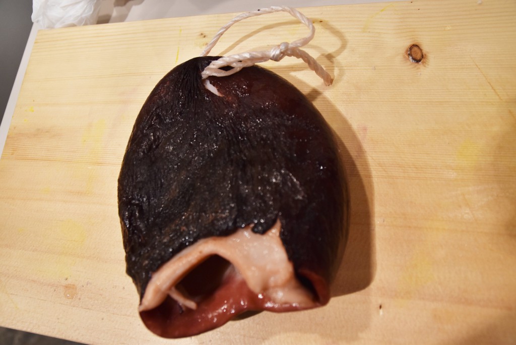 どうやって食べればいいのかわからないタコの頭