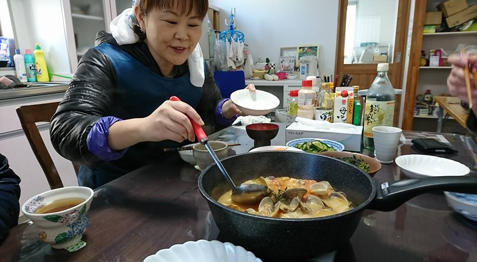 「魚なんかおろしたことなかったー」と新入部員