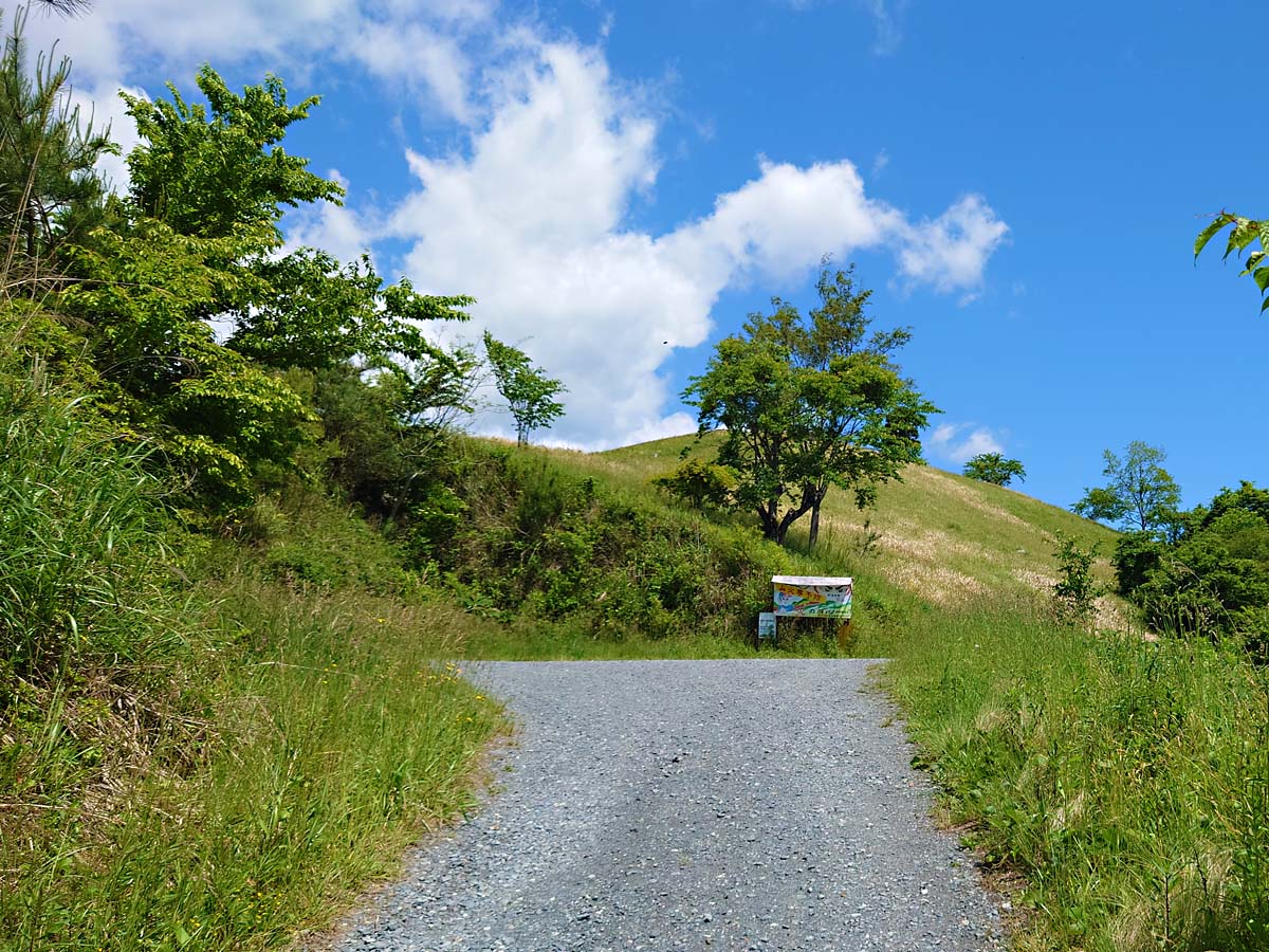 トヤケ森山駐車場