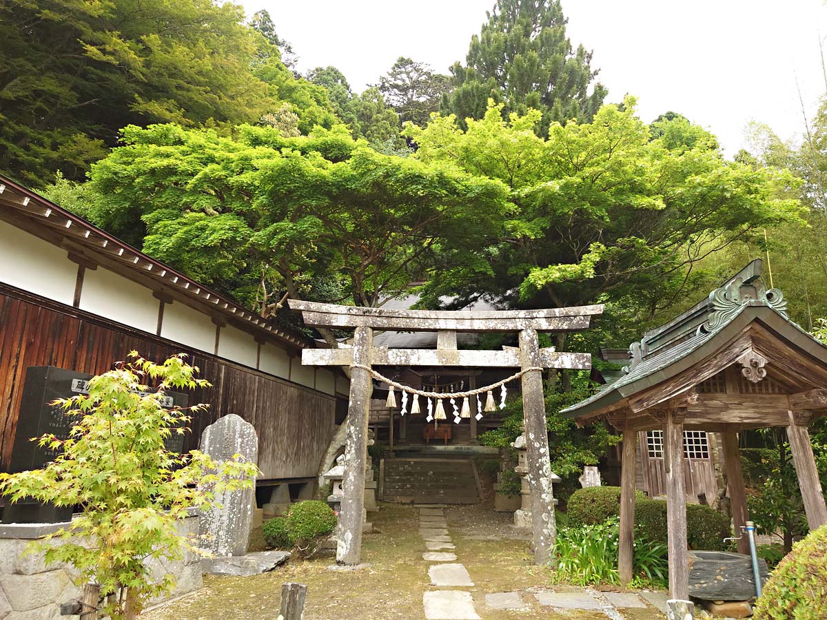 栄存神社