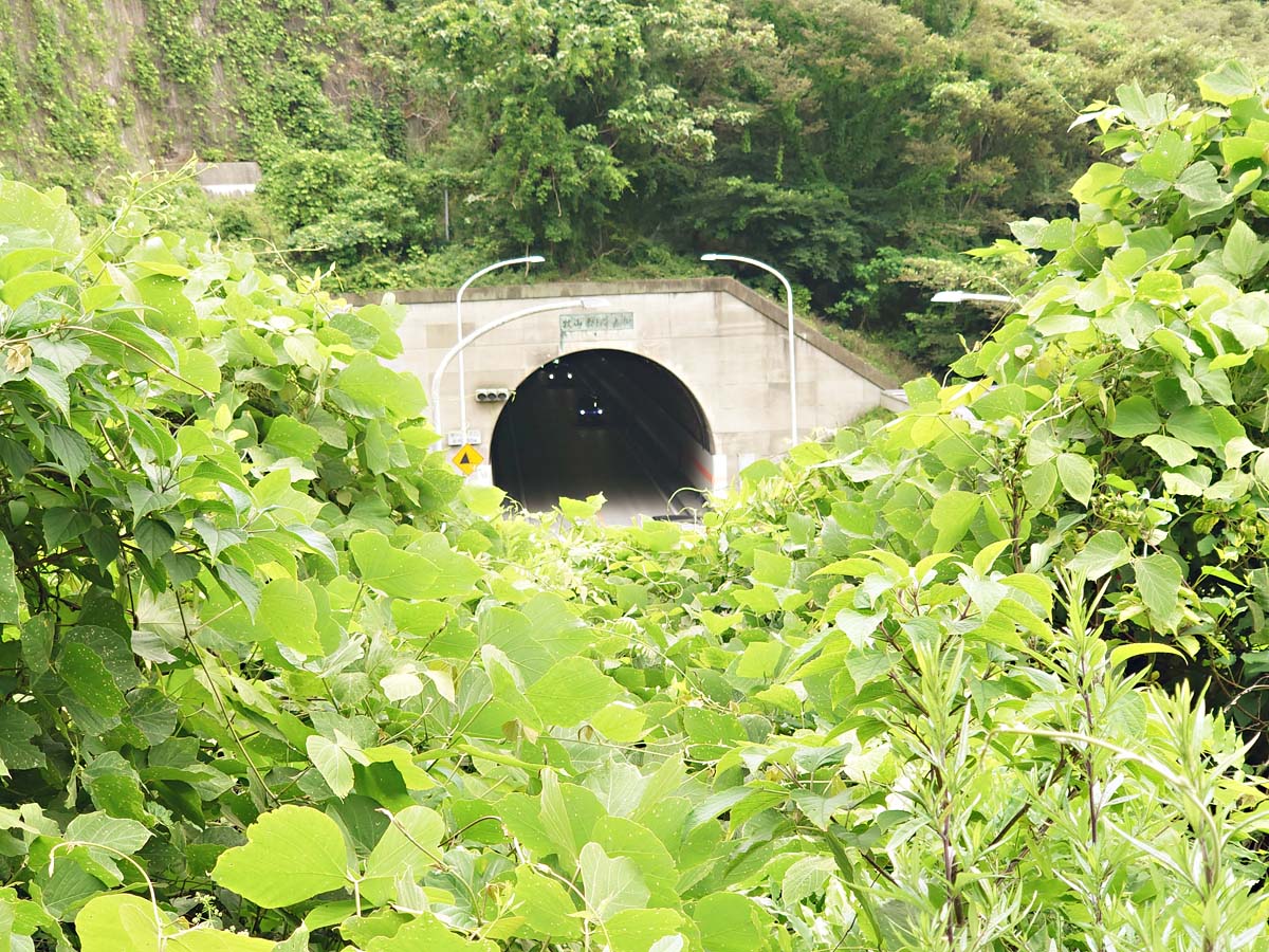 牧山トンネル